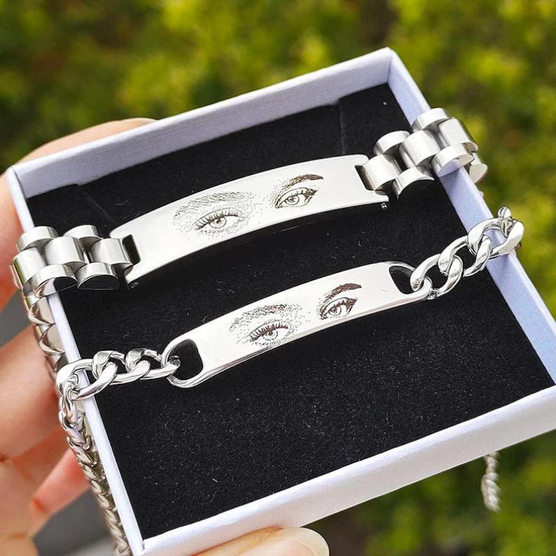 HenryCustoms In your eyes bracelet