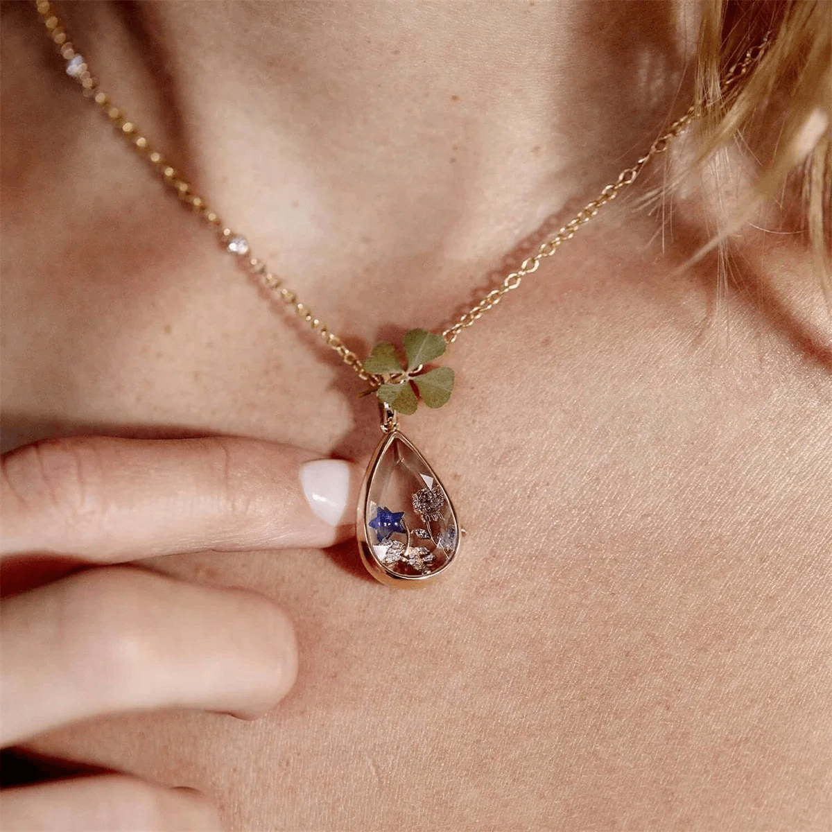 HenryCustoms™ A necklace full of stories