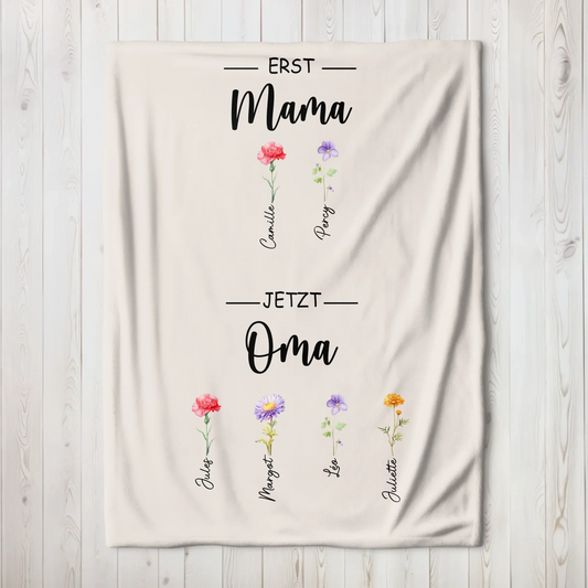 HenryCustoms Personalized blanket First Mom, now Grandma