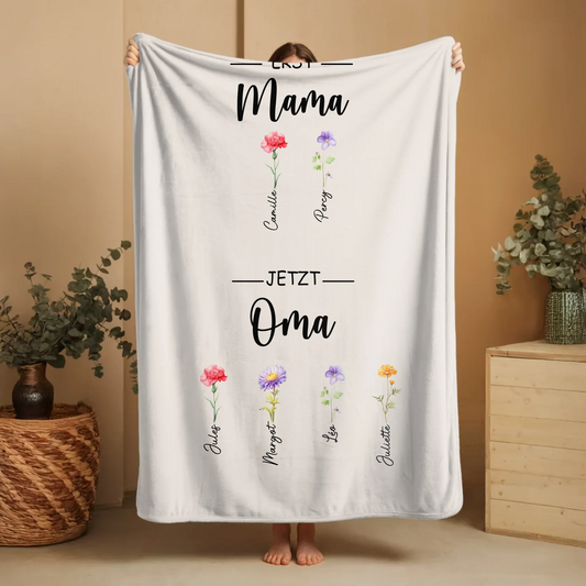 HenryCustoms Personalized blanket First Mom, now Grandma